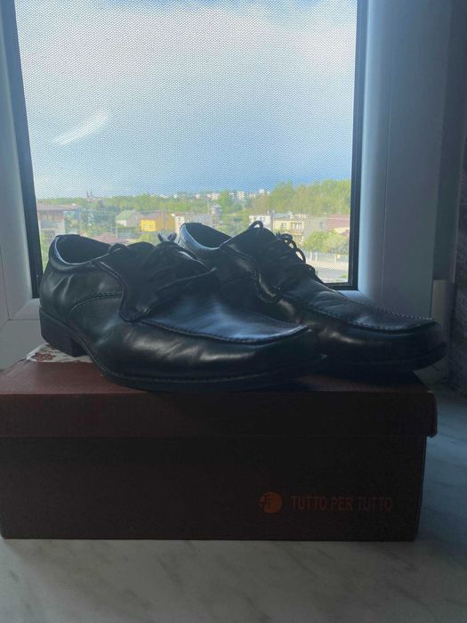 Chłopięce buty wizytowe