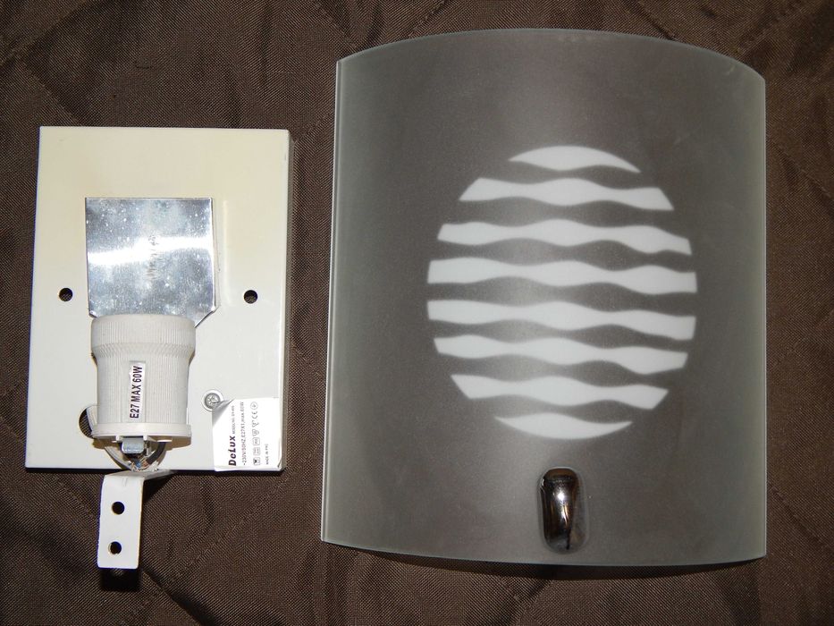 Настенный декоративный светильник бра Delux DY-466.