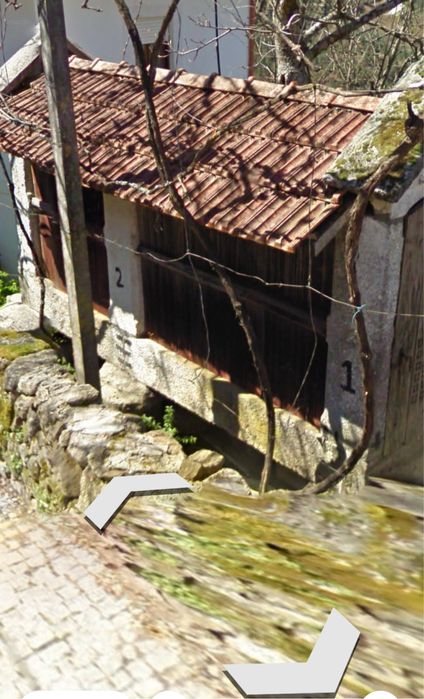 Espigueiro em Granito em boas condições
