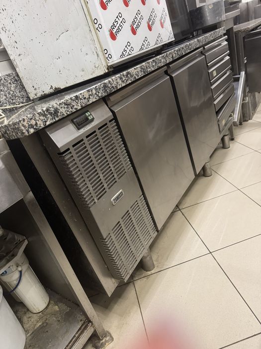 Продам холодильний стіл для піци