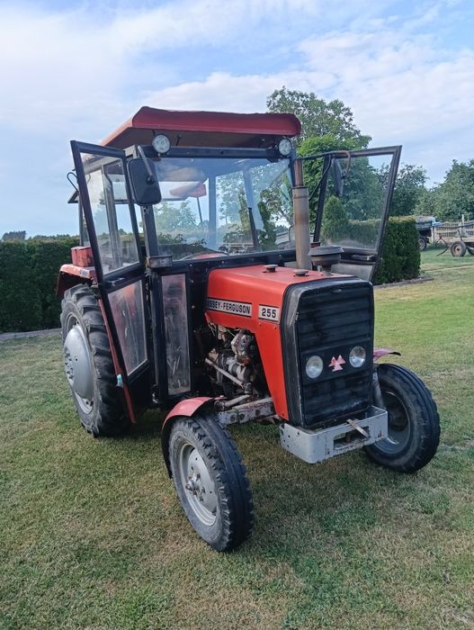 Massey Ferguson 255