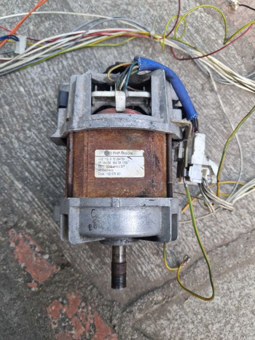 Двигатель (мотор) Б/У для стиральной машины AEG Б/У 132079901 рабочий