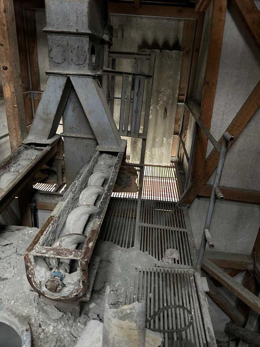 Продається цементно - фасовочний цех в смт. Солотвино