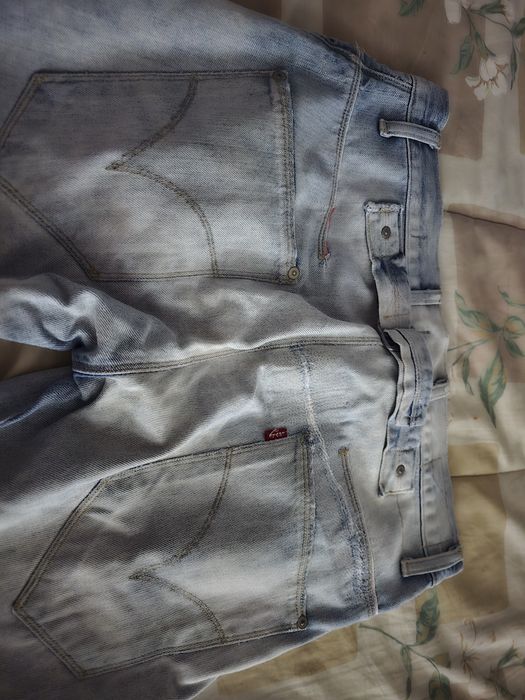 Dois pares calças levis engineered originais em bom estado