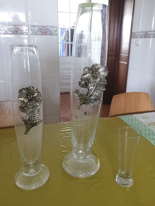 Jarras com aplicação em estanho