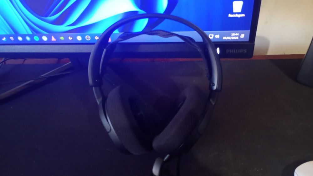 Headset Steelseries Arctis Nova 1