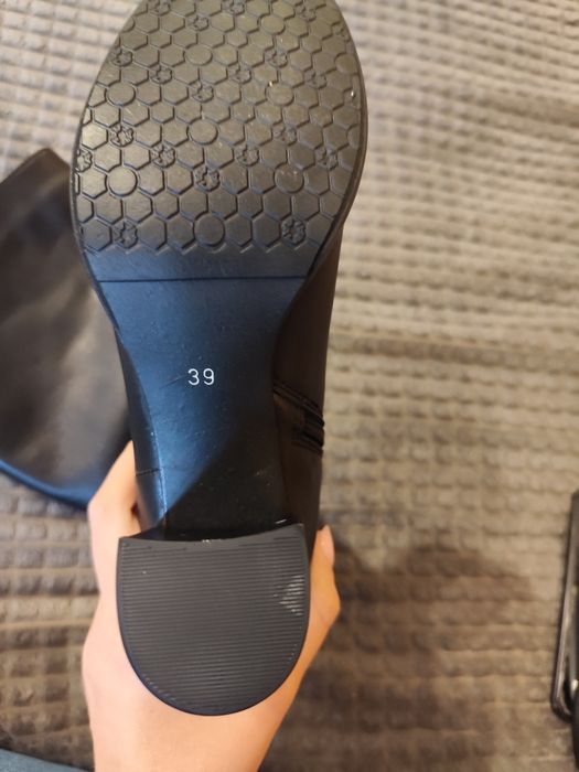 Sprzedam skórzane kozaki Derimod