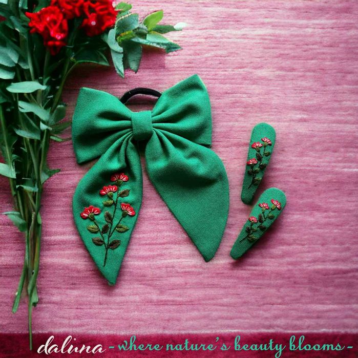 Laço e Ganchos Artesanais Bordados daluna