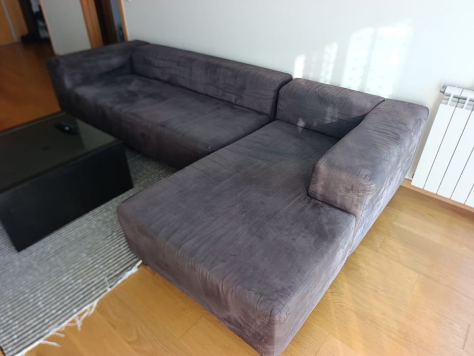 Sofá de sala com chaise longue