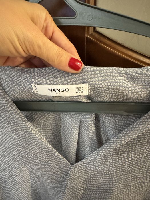 Ніжна блузка з принтом квіти Mango