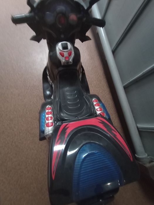 Dziecięy motor na akumulator