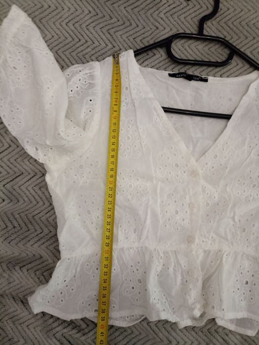 Biała ażurowa bluzka M
