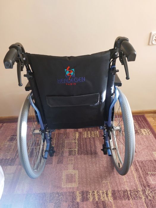 Bardzo lekki wózek inwalidzki