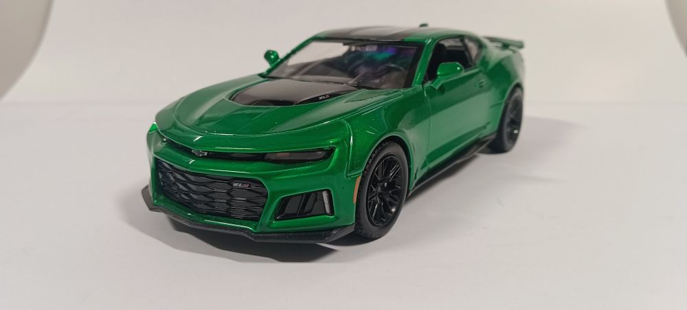 Carros escala 1/24 (lote n30)