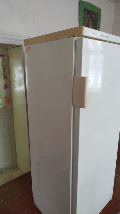 Морозильна liebherr терміново