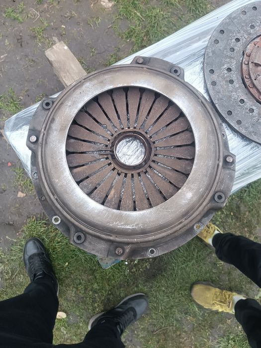 Запчастини Iveco