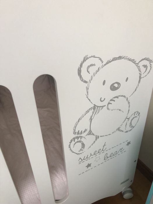 Berço de bébé de qualidade Micuna - em perfeito estado