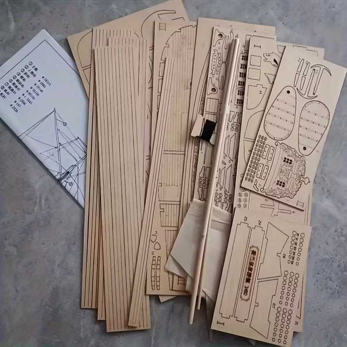 Модель дерев'яного вітрильника