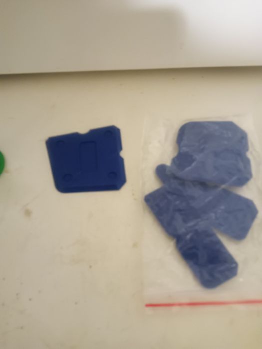 Peças por 5€ para fazer juntas em silicone ou outros materiais