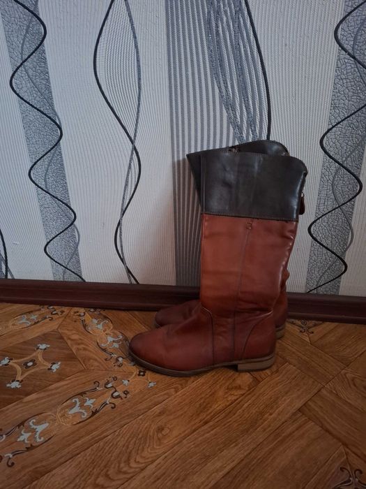 Продам якісні шкіряні сапоги.