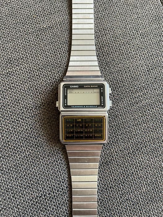 Часы Casio Data Bank DBC-600 модель 563, винтажные.