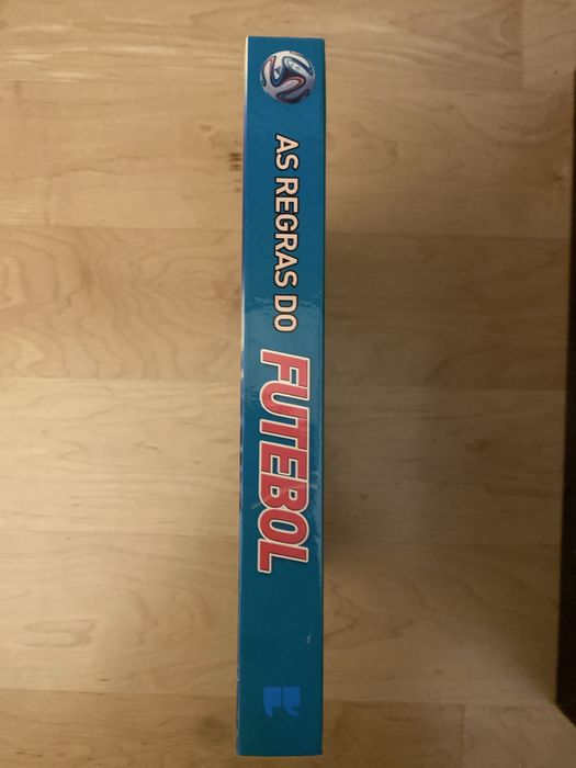 Livro Pop-Up de Futebol