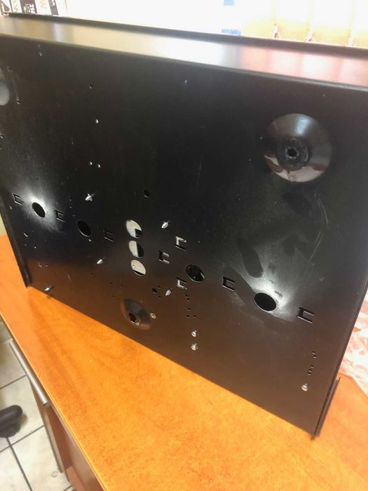 Obudowa metalowa na osprzęt dozoru drzwi