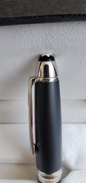 Caneta MontBlanc nova