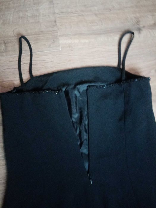 Sukienka czarna długa