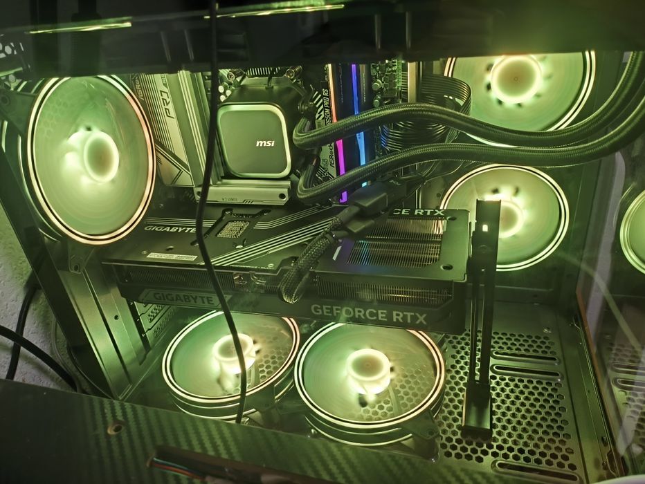 komputer|RYZEN 9 9900X|RTX5070Ti 16GB|64GB|1TB