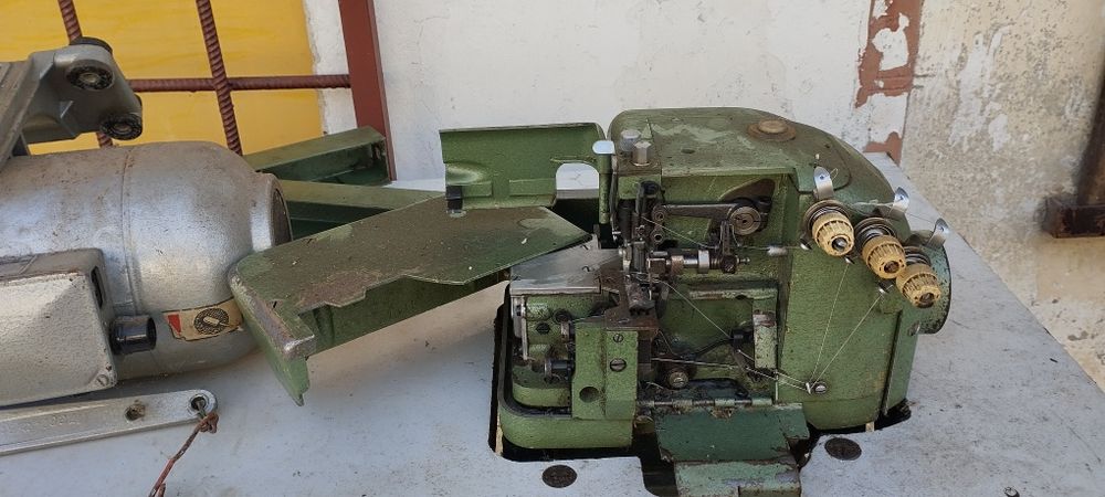 Overlock trzy nitkowy " babcia kapusta"