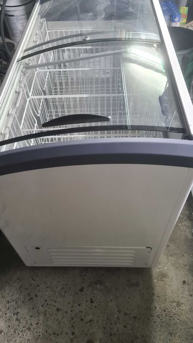 Zamrażarka JUKA witryna mrożąca M400SF