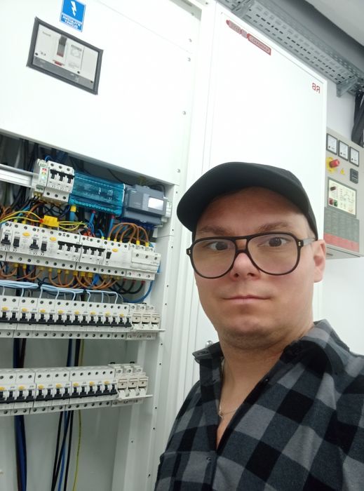 Awarie Elektryczne 24 h Usługi elektryczne Odbiory Pomiary Elektryczne