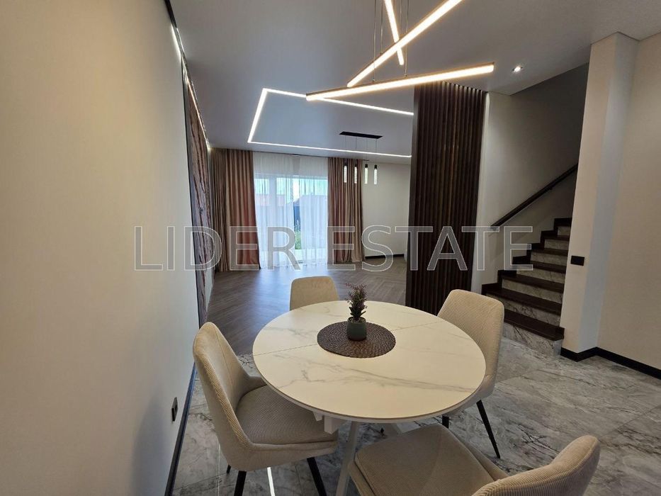 Продаж 4 кімнатного котеджу,таунхауз,Ужгород