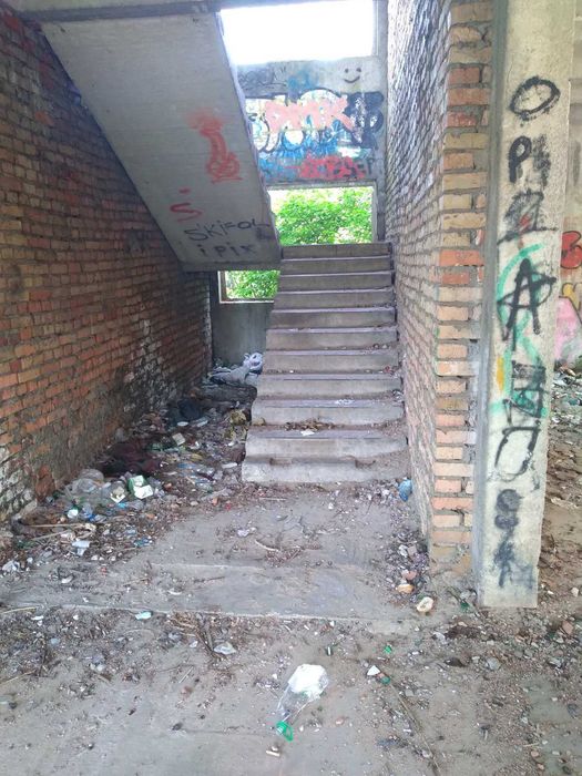 монолітно-збірне приміщення, електроопори, плити перекриття.