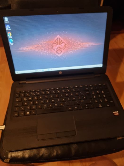 Hp 15_ba030ng новтбук в гарному стані