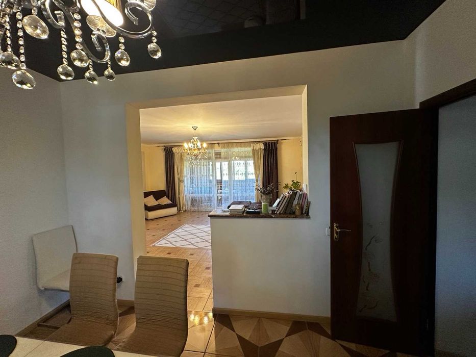 Продається будинок в м. Тячів