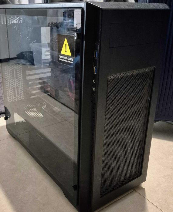Phanteks Enthoo Pro M Tempered Glass ( Mid Tower PC )