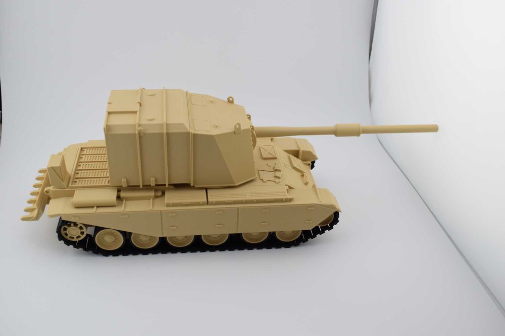 Model czołgu FV4005