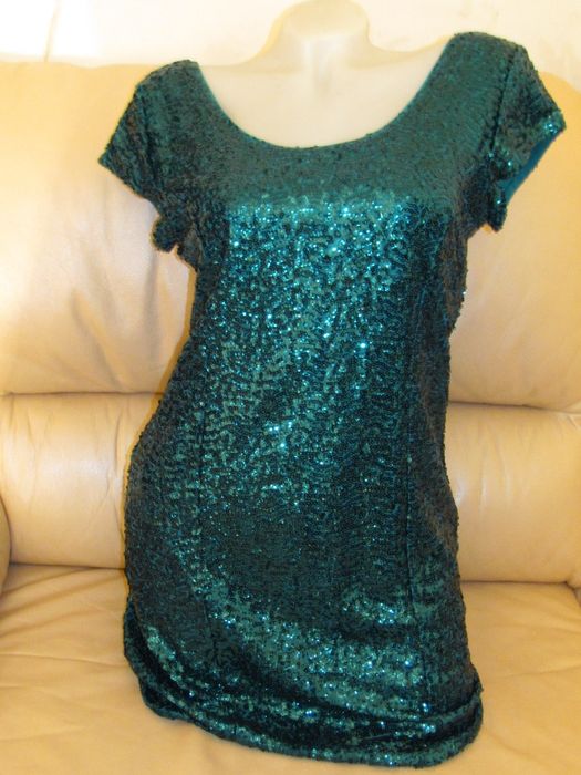 Продам  платье H&M нарядное! Новое!