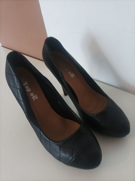 Buty czarne  zakryte obcas 10 cm rozm 39 skóra