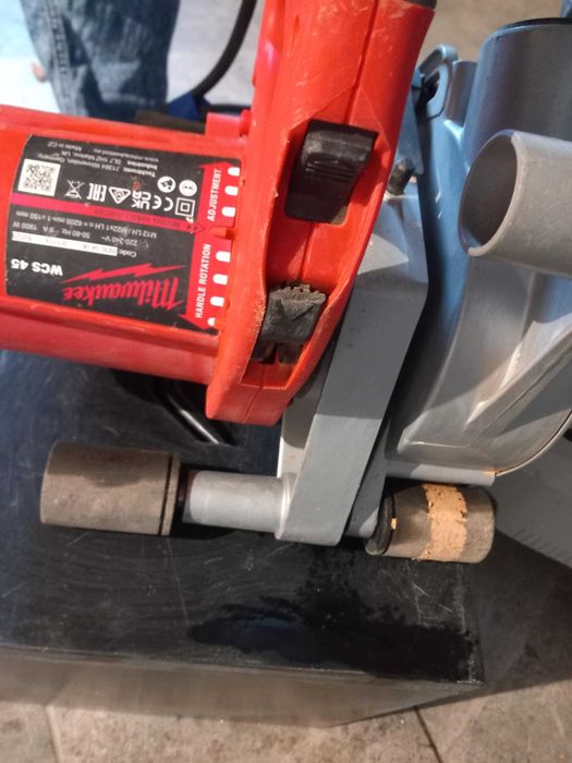 zestaw narzędzi gotowy dla elektryka