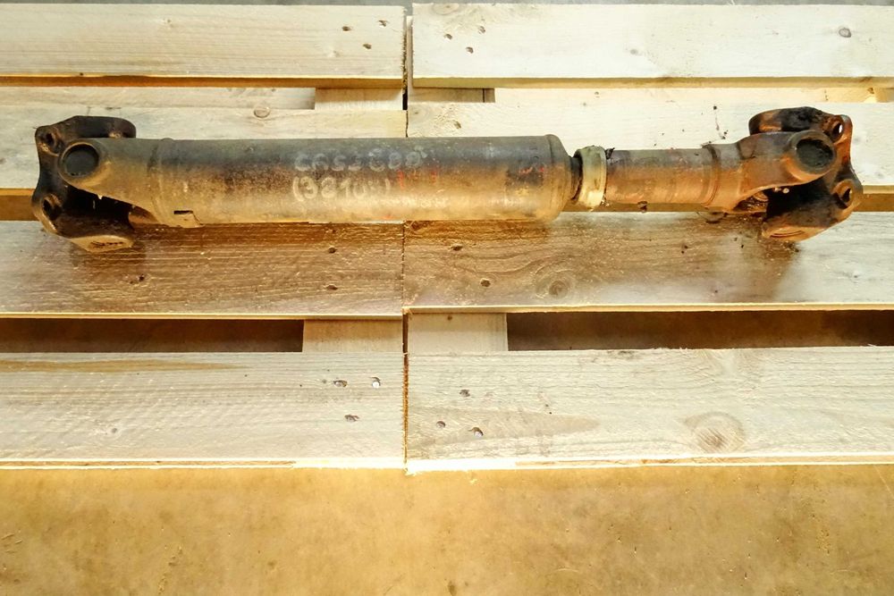 Wał pędny do koparki Case 688. Cardan shaft. 70cm. Kardan