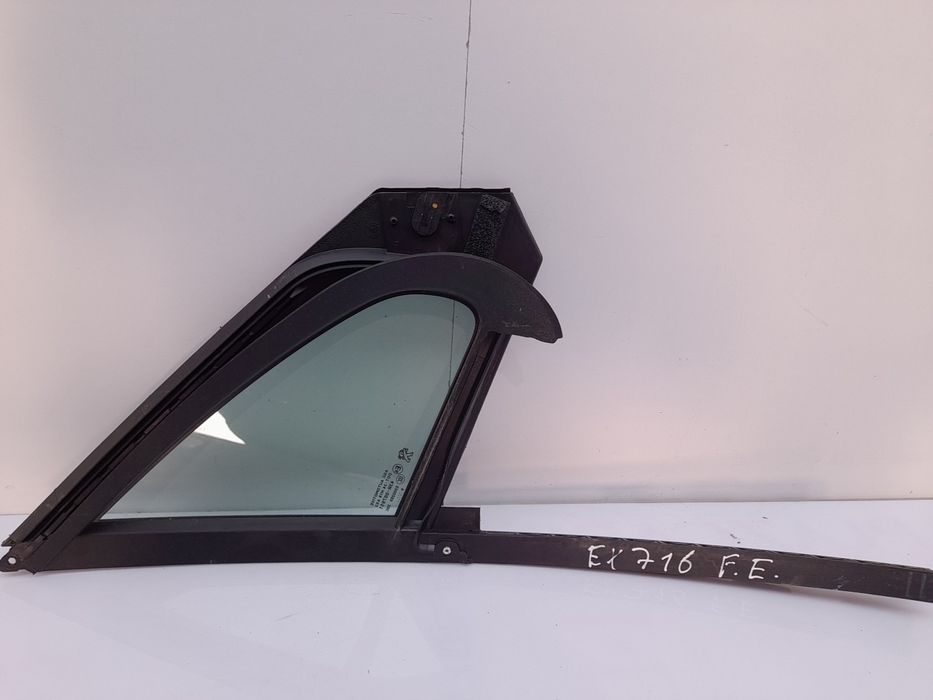 Vidro triangular frente esquerdo PEUGEOT 208