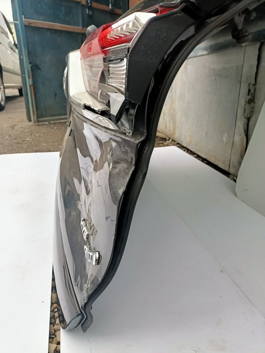 Toyota Rav4 кришка багажника