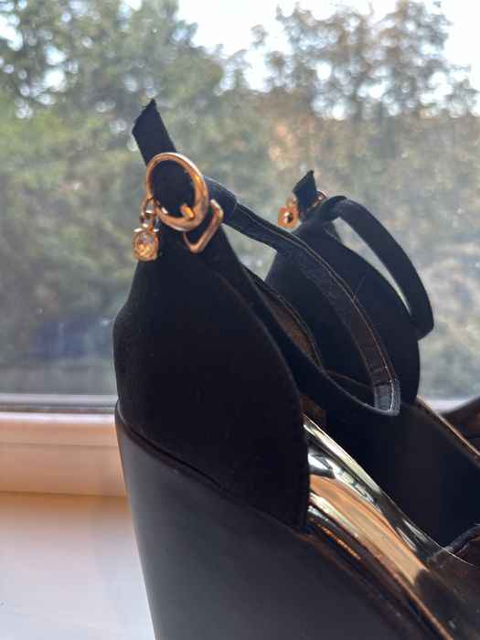 Жіночі босоніжки