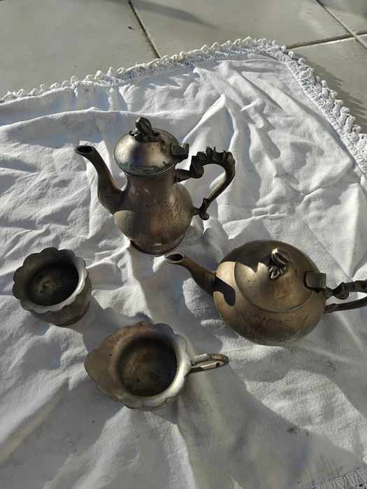 Conjunto de chá vintage em latão