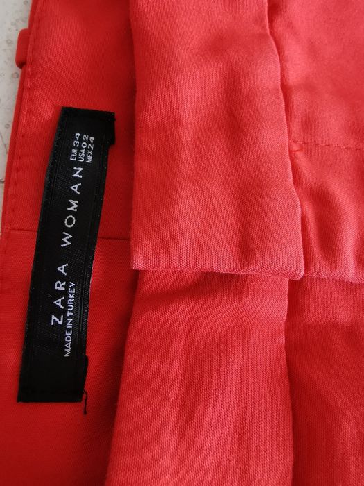 Czerwone eleganckie spodnie damskie  Zara M