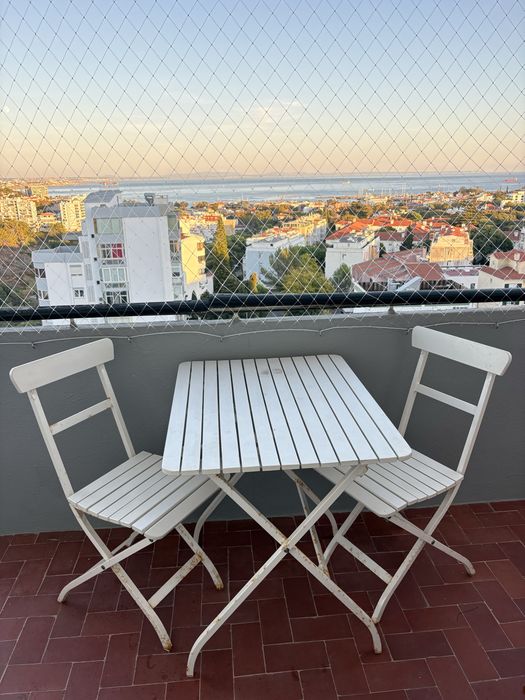 Mesa e cadeiras exterior
