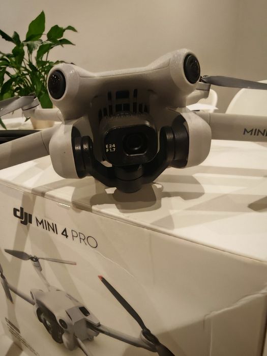 Vendo ou troco, DJI Mini 4 Pro Combo, como novo